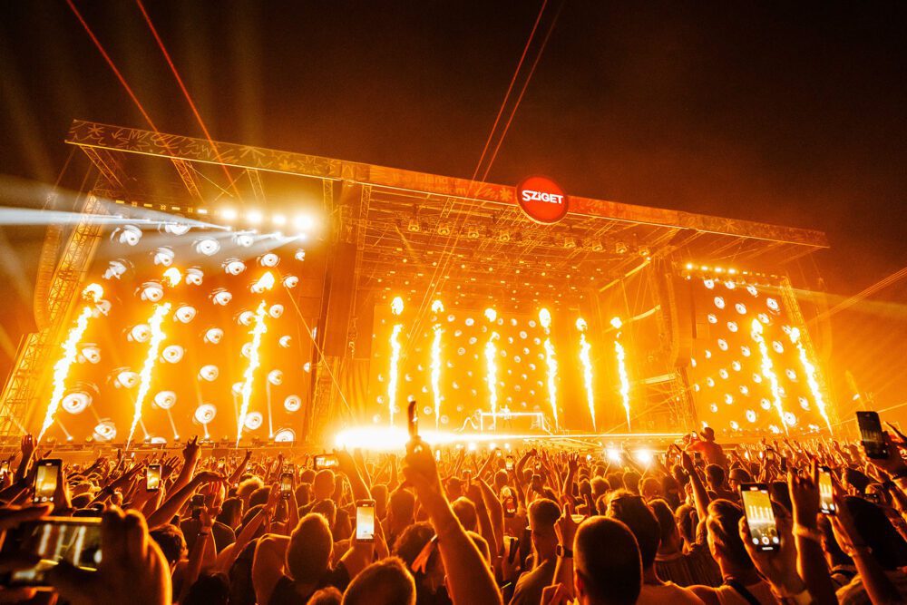 Sziget-anyma-Official