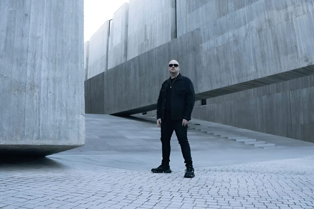 Victor-Ruiz-PressPic-1000x667
